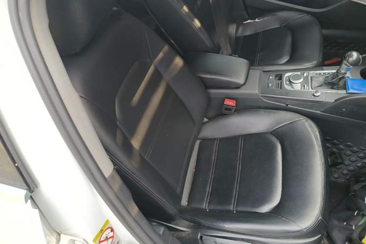 Used Audi A3 2020 Limousine 35 TFSI Ambition China VI Right Front Seat