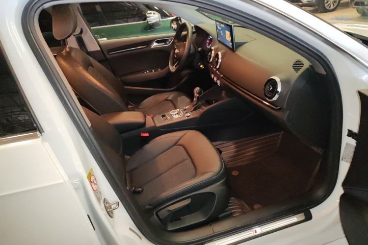 Used Audi A3 2020 Sportback 35 TFSI Fashion Edition China VI Emission Standard Right Front Seat