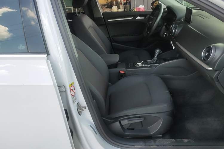 Used Audi A3 2020 Sportback 35 TFSI Ambition China VI Right Front Seat