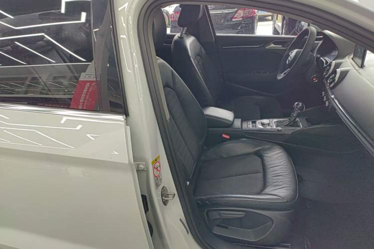 Used Audi A3 2020 Limousine 35 TFSI Fashion Edition China VI Emission Standard Right Front Seat