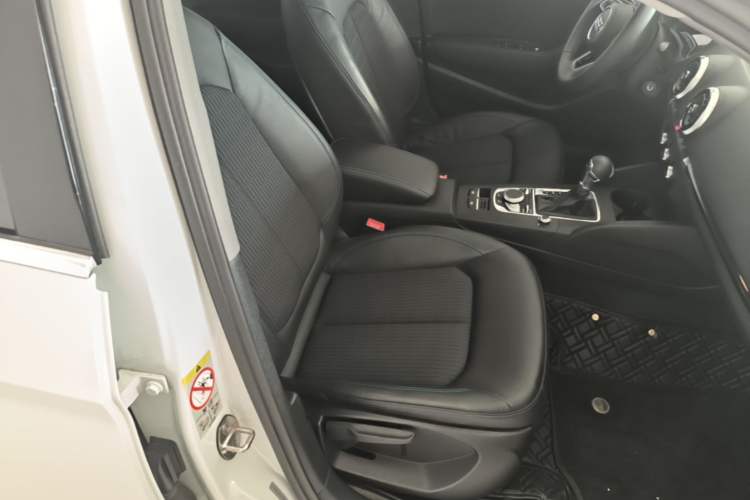 Used Audi A3 2020 Limousine 35 TFSI Fashion Edition China VI Emission Standard Right Front Seat