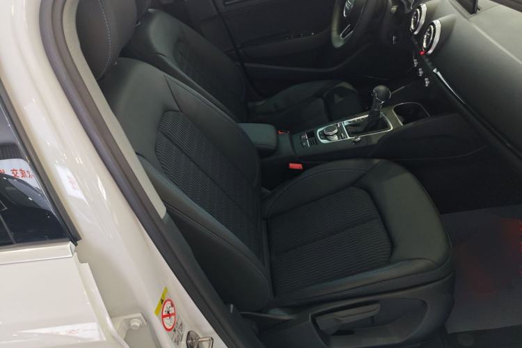 Used Audi A3 2020 Limousine 35 TFSI Fashion Edition China VI Emission Standard Right Front Seat