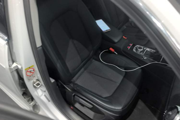 Used Audi A3 2020 Sportback 35 TFSI Fashion Edition China VI Emission Standard Right Front Seat
