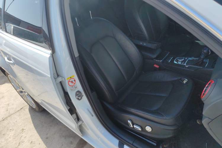 Used Audi A3 2020 Sportback 35 TFSI Style Edition China VI Emission Standard Right Front Seat