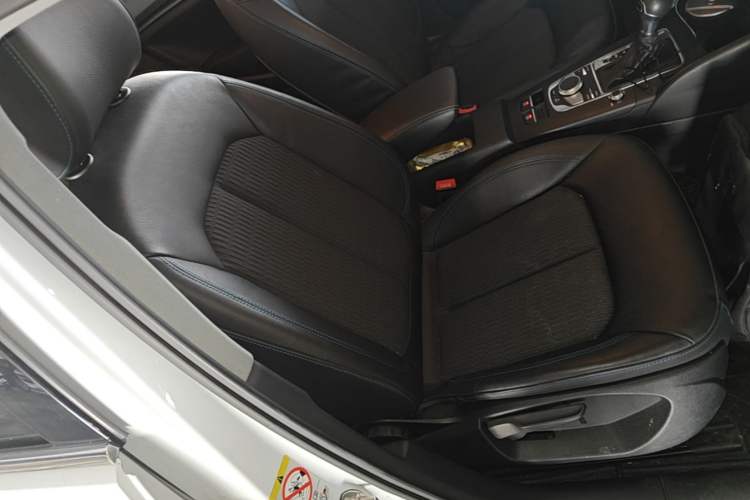Used Audi A3 2020 Sportback 35 TFSI Fashion Edition China VI Emission Standard Right Front Seat