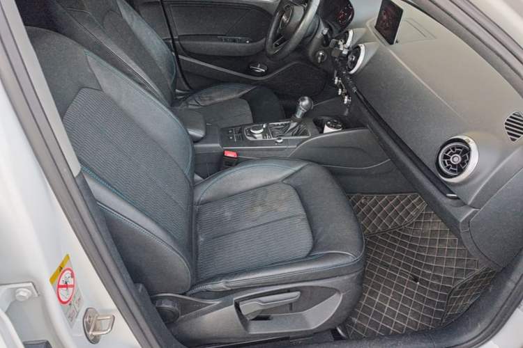Used Audi A3 2020 Limousine 35 TFSI Fashion Edition China VI Emission Standard Right Front Seat