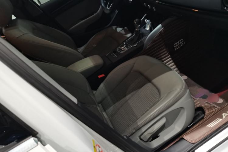 Used Audi A3 2020 Limousine 35 TFSI Fashion Edition China VI Emission Standard Right Front Seat