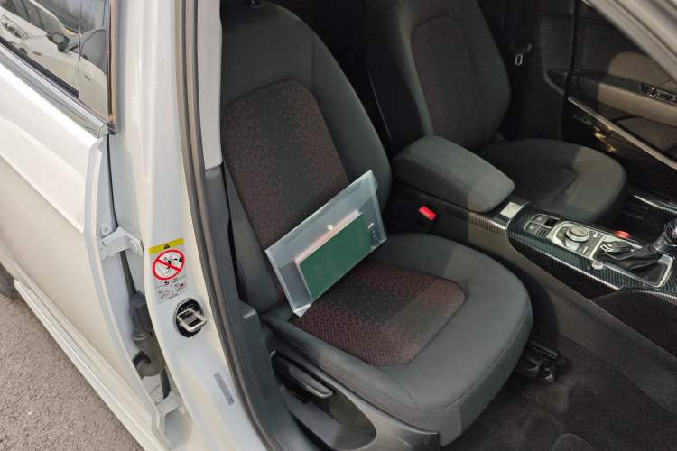 Used Audi A3 2020 Restyled Sportback 35 TFSI Entry-Level China VI Emission Standard Right Front Seat