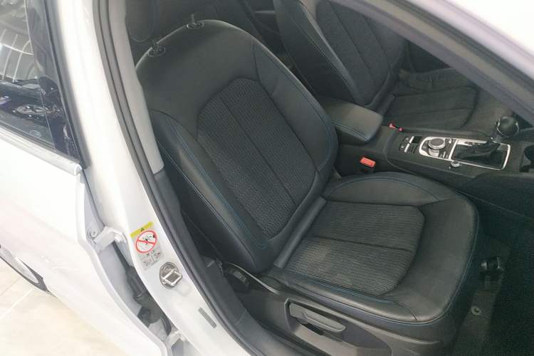 Used Audi A3 2020 Limousine 35 TFSI Fashion Edition China VI Emission Standard Right Front Seat
