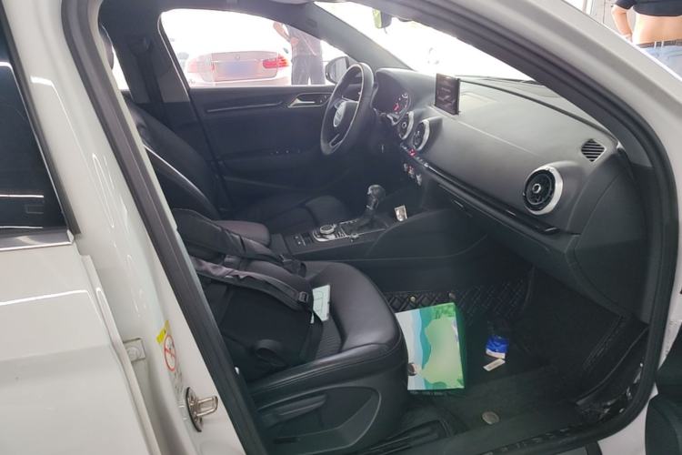 Used Audi A3 2020 Limousine 35 TFSI Fashion Edition China VI Emission Standard Right Front Seat