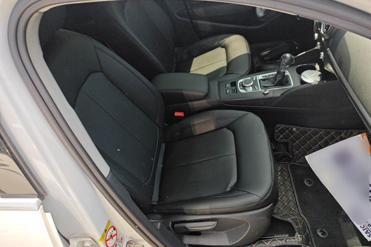 Used Audi A3 2020 Restyled Limousine 35 TFSI Ambition Version China VI Right Front Seat
