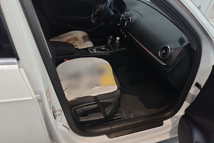 Used Audi A3 2020 Sportback 35 TFSI Ambition China VI Right Front Seat