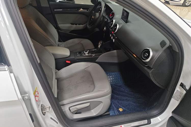 Used Audi A3 2020 Limousine 35 TFSI Fashion Edition China VI Emission Standard Right Front Seat