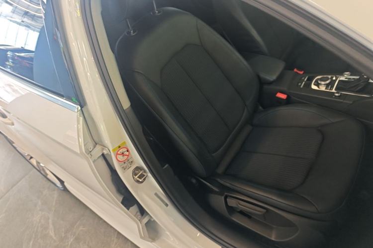 Used Audi A3 2020 Limousine 35 TFSI Fashion Edition China VI Emission Standard Right Front Seat