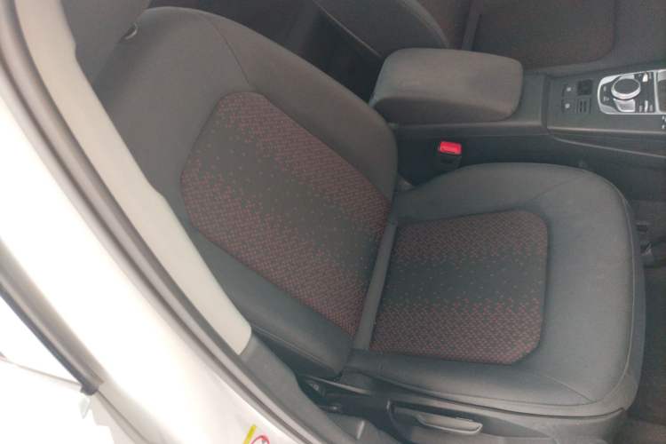 Used Audi A3 2020 Restyled Limousine 35 TFSI Ambition Version China VI Right Front Seat