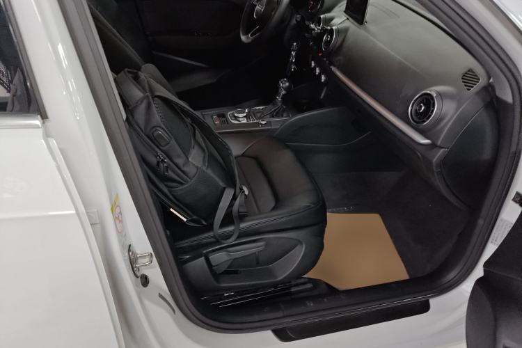 Used Audi A3 2020 Restyled Sportback 35 TFSI Entry-Level China VI Emission Standard Right Front Seat