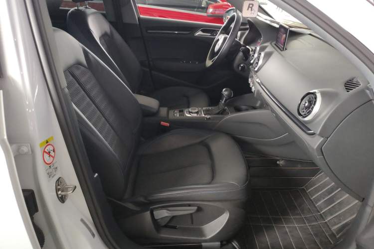 Used Audi A3 2020 Limousine 35 TFSI Fashion Edition China VI Emission Standard Right Front Seat