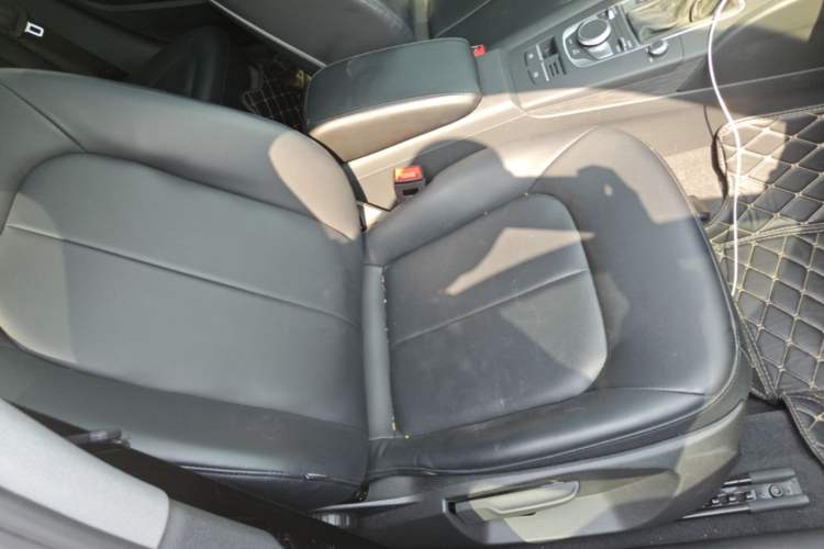 Used Audi A3 2020 Limousine 35 TFSI Fashion Edition China VI Emission Standard Right Front Seat