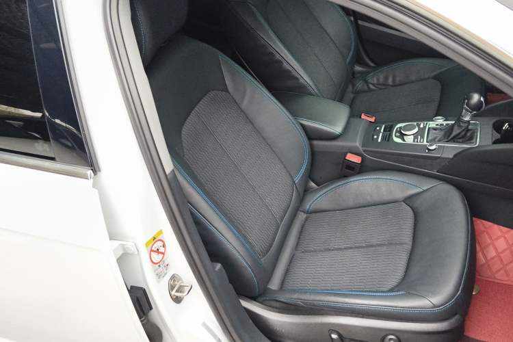 Used Audi A3 2020 Sportback 35 TFSI Fashion Edition China VI Emission Standard Right Front Seat
