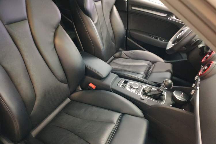 Used Audi A3 2020 Limousine 35 TFSI Sporty Version China VI Right Front Seat