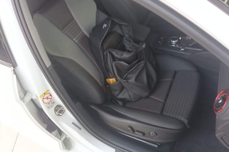 Used Audi A3 2020 Limousine 35 TFSI Sporty Version China VI Right Front Seat