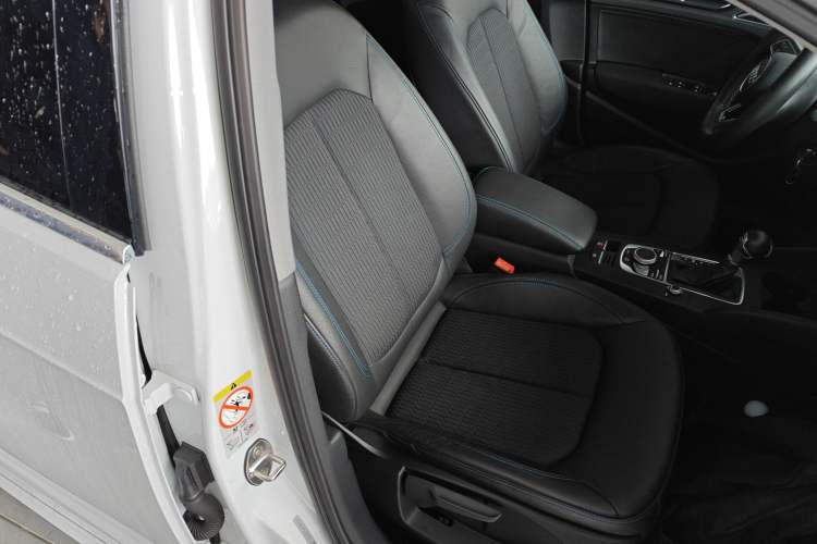 Used Audi A3 2020 Sportback 35 TFSI Fashion Edition China VI Emission Standard Right Front Seat