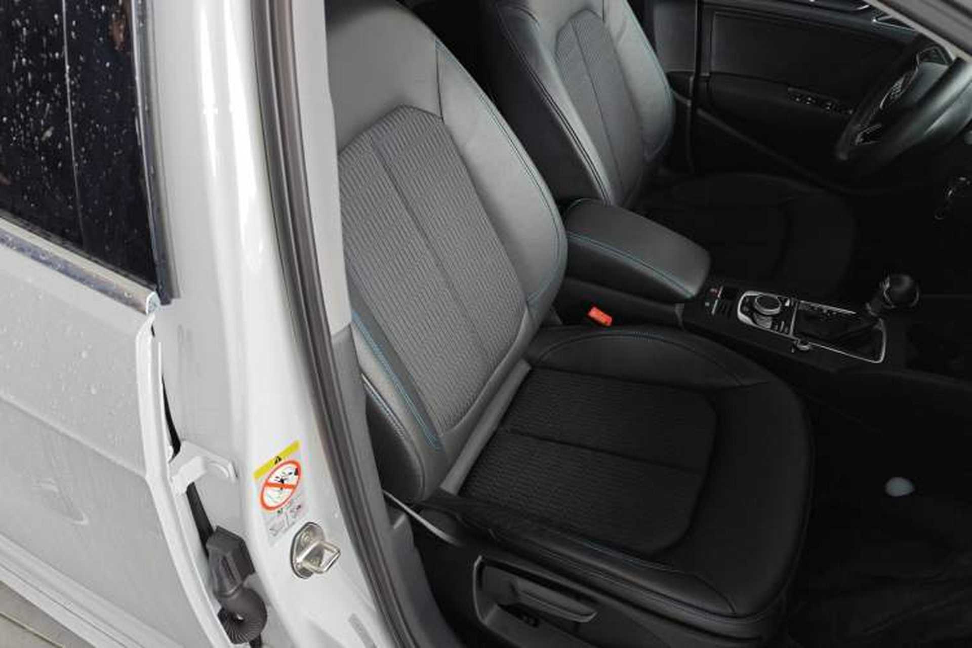 Used Audi A3 2020 Sportback 35 TFSI Fashion Edition China VI Emission Standard Right Front Seat
