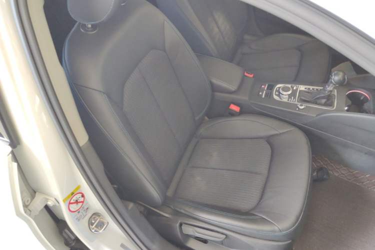 Used Audi A3 2020 Limousine 35 TFSI Fashion Edition China VI Emission Standard Right Front Seat