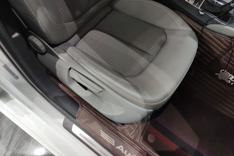 Used Audi A3 2020 Limousine 35 TFSI Fashion Edition China VI Emission Standard Right Front Seat