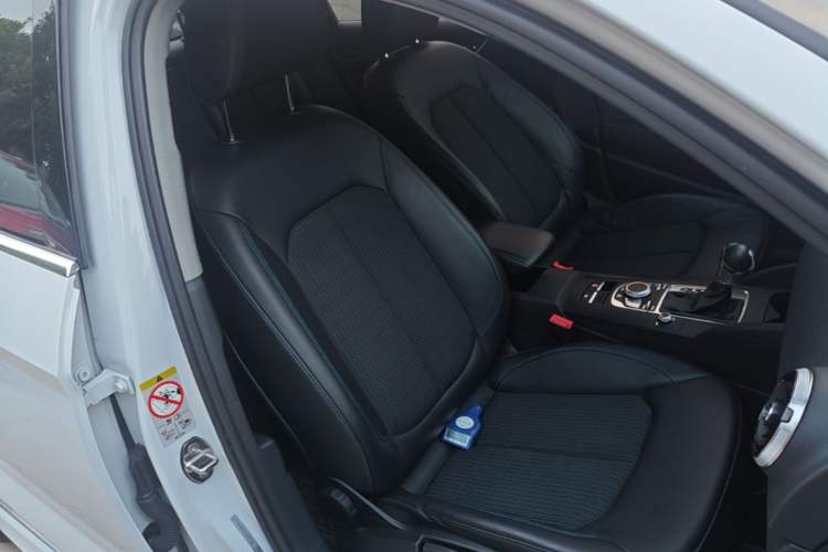 Used Audi A3 2020 Limousine 35 TFSI Fashion Edition China VI Emission Standard Right Front Seat