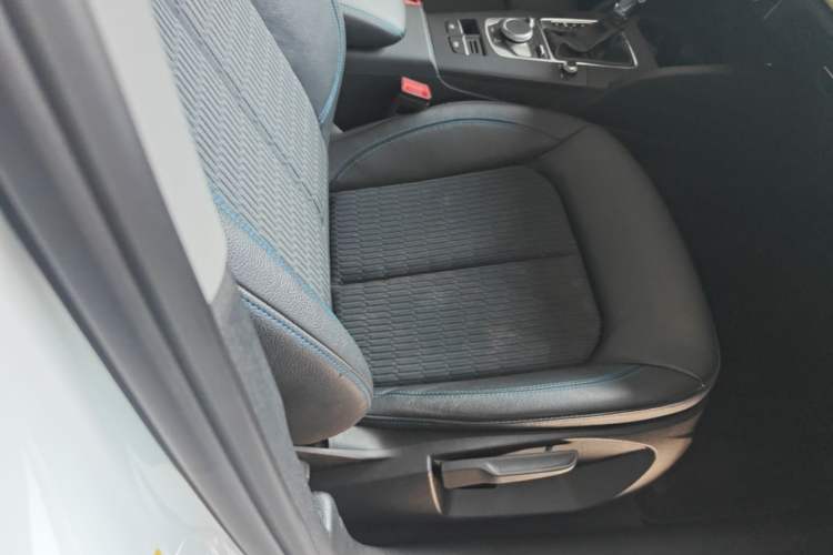 Used Audi A3 2020 Limousine 35 TFSI Fashion Edition China VI Emission Standard Right Front Seat