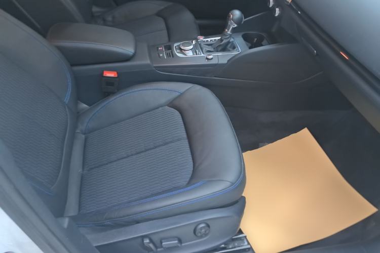 Used Audi A3 2020 Limousine 35 TFSI Fashion Edition China VI Emission Standard Right Front Seat
