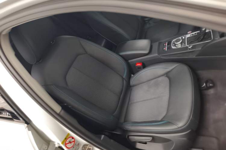 Used Audi A3 2020 Limousine 35 TFSI Fashion Edition China VI Emission Standard Right Front Seat