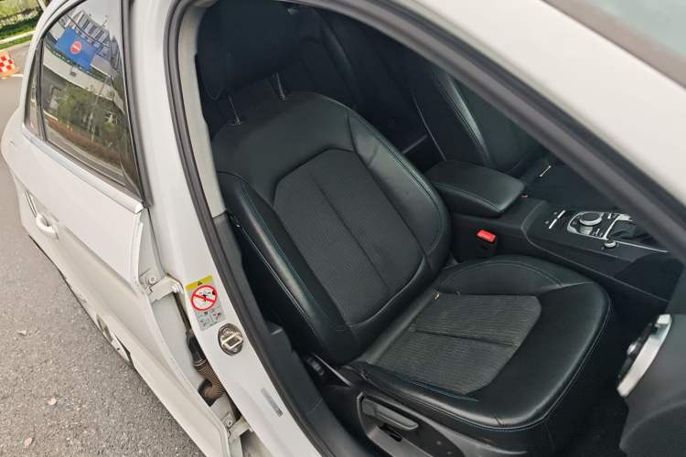 Used Audi A3 2020 Limousine 35 TFSI Fashion Edition China VI Emission Standard Right Front Seat