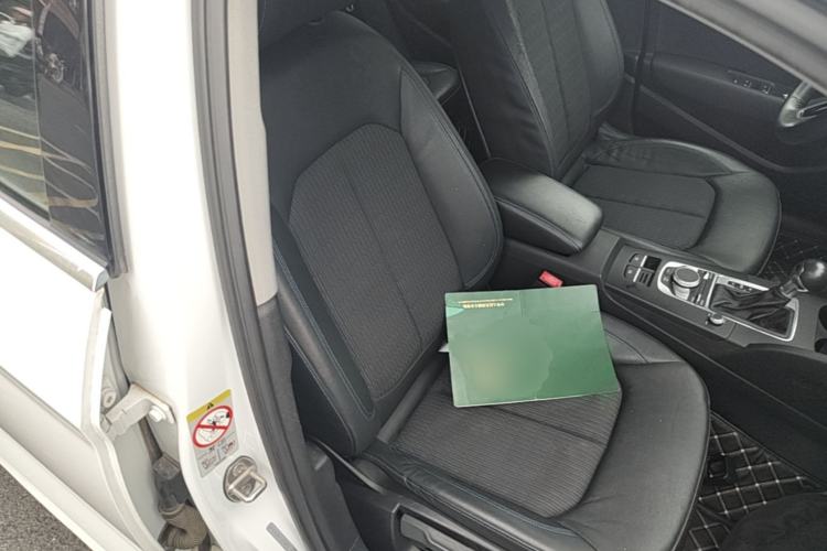 Used Audi A3 2020 Limousine 35 TFSI Fashion Edition China VI Emission Standard Right Front Seat