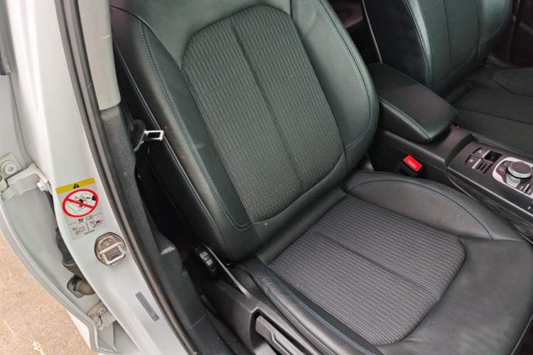 Used Audi A3 2020 Limousine 35 TFSI Fashion Edition China VI Emission Standard Right Front Seat