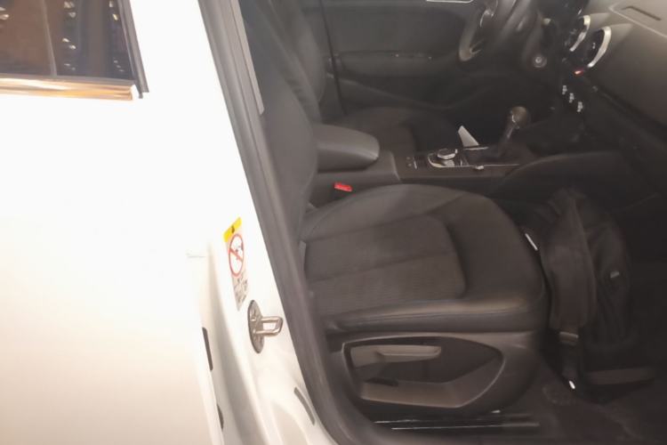 Used Audi A3 2020 Sportback 35 TFSI Fashion Edition China VI Emission Standard Right Front Seat