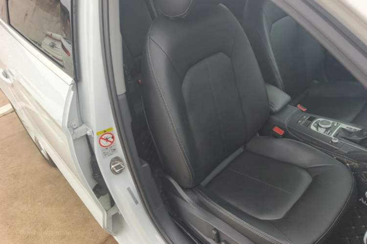 Used Audi A3 2020 Restyled Limousine 35 TFSI Ambition Version China VI Right Front Seat
