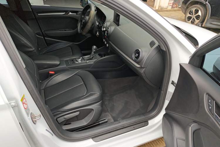 Used Audi A3 2020 Restyled Limousine 35 TFSI Ambition Version China VI Right Front Seat