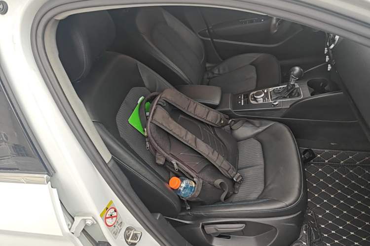 Used Audi A3 2020 Limousine 35 TFSI Fashion Edition China VI Emission Standard Right Front Seat