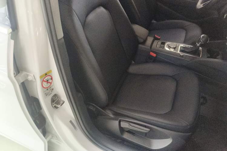 Used Audi A3 2020 Limousine 35 TFSI Ambition China VI Right Front Seat