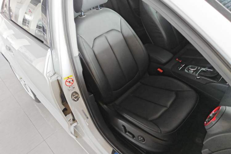 Used Audi A3 2020 Limousine 35 TFSI Style Edition China VI Emission Standard Right Front Seat
