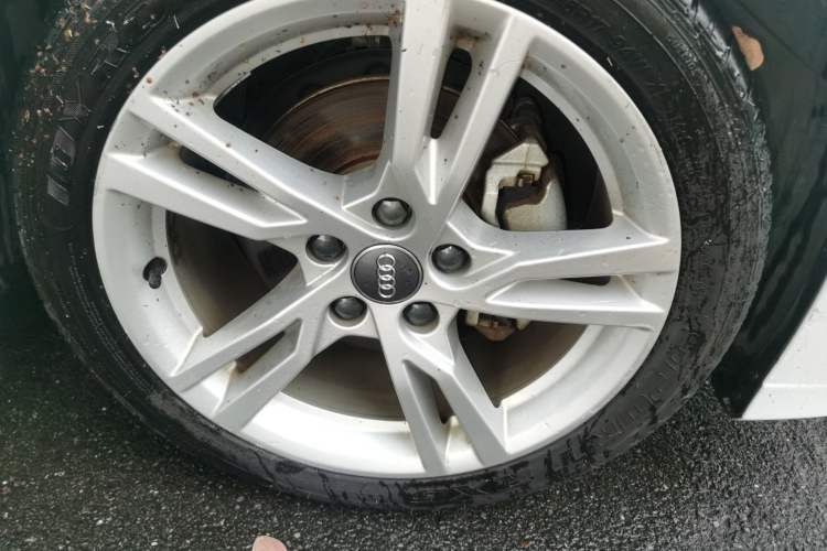 Used Audi A3 2020 Limousine 35 TFSI Fashion Edition China VI Emission Standard Right Front Wheel Hub