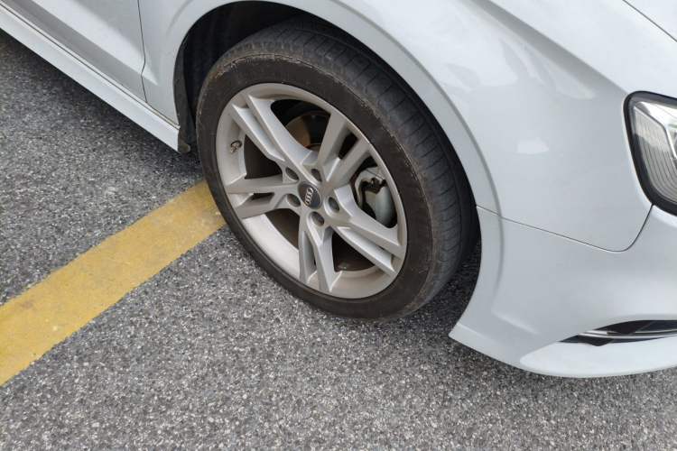 Used Audi A3 2020 Limousine 35 TFSI Fashion Edition China VI Emission Standard Right Front Wheel Hub