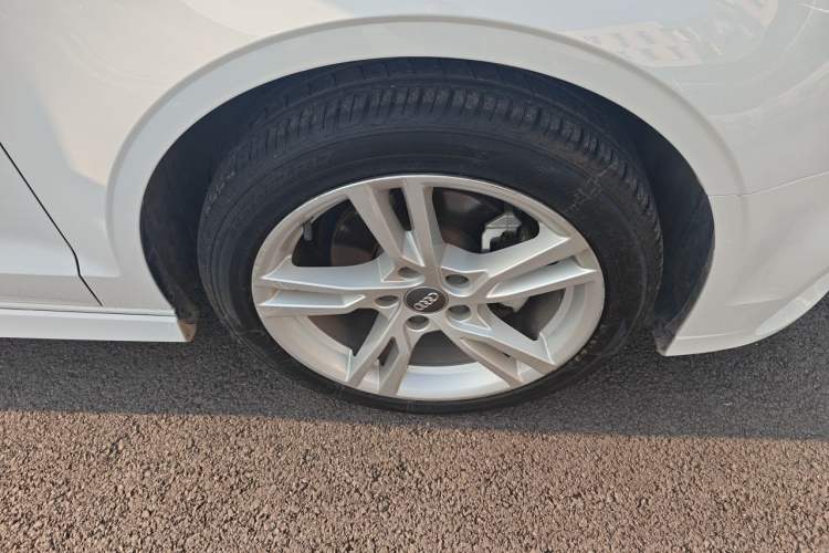 Used Audi A3 2020 Limousine 35 TFSI Fashion Edition China VI Emission Standard Right Front Wheel Hub