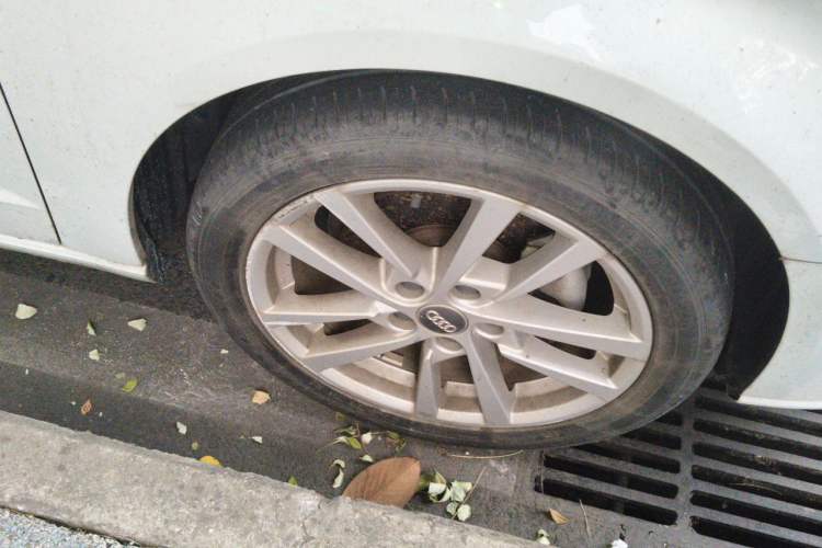 Used Audi A3 2020 Restyled Sportback 35 TFSI Entry-Level China VI Emission Standard Right Front Wheel Hub
