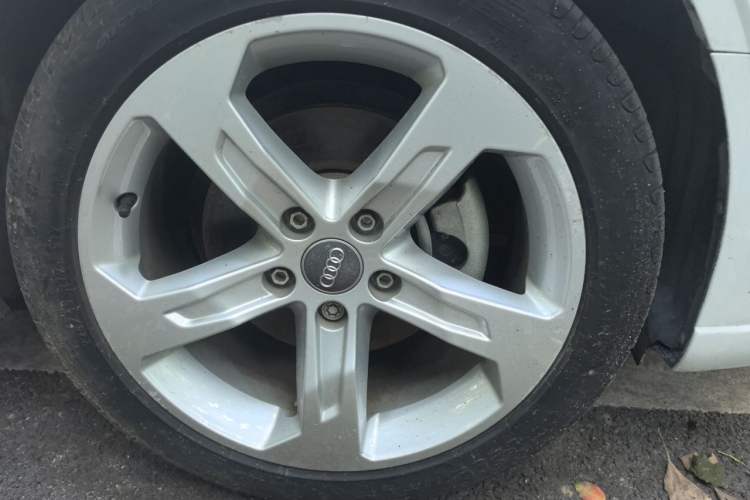 Used Audi A3 2020 Limousine 35 TFSI Ambition China VI Right Front Wheel Hub
