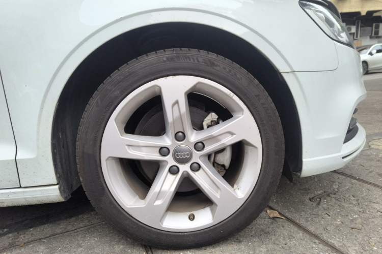 Used Audi A3 2020 Limousine 35 TFSI Ambition China VI Right Front Wheel Hub