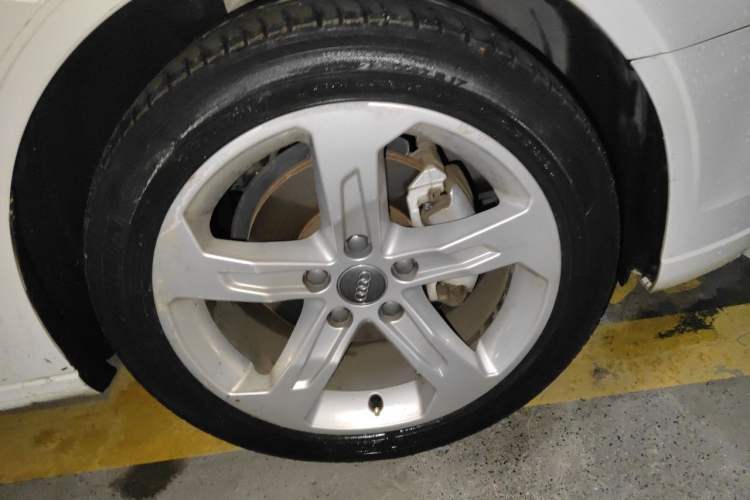 Used Audi A3 2020 Restyled Limousine 35 TFSI Ambition Version China VI Right Front Wheel Hub