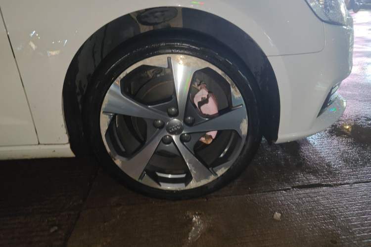 Used Audi A3 2020 Sportback 35 TFSI Ambition China VI Right Front Wheel Hub